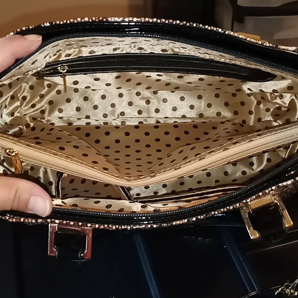 Women's accessory bag/ purse - Picture 6 of 10